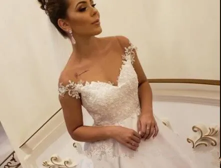 2019-vintage-a-line-satin-off-shoulder-white-wedding-dresses-applique-lace-beaded-backless-plus-size-country-bridal-wedding-gowns-vestios (2)_