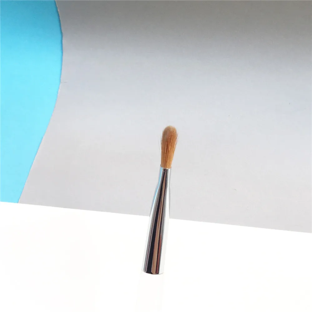 Trish McEvoy Brush 40 Medium Laydown Brush _ 5