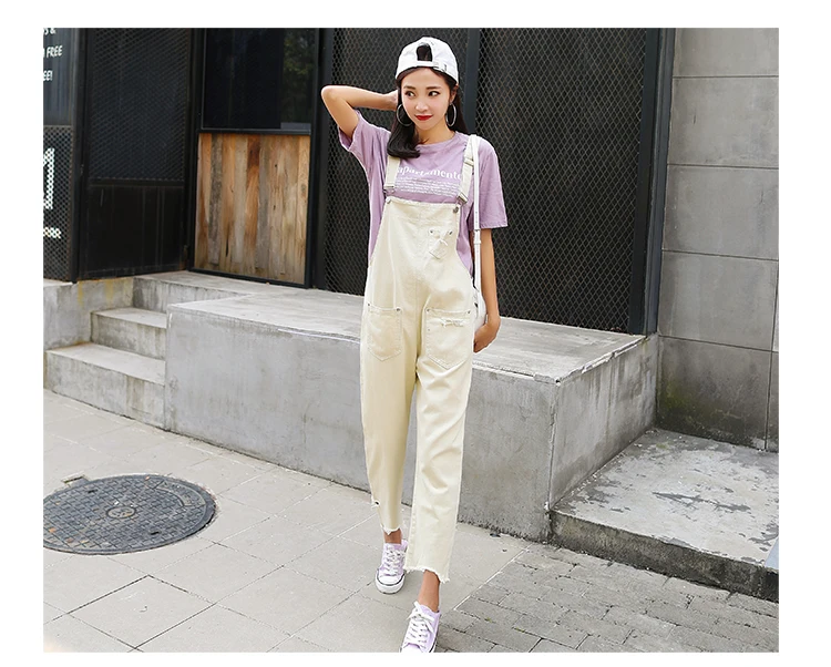 Stylish suspender jeans. College style, casual denim pants. (2)