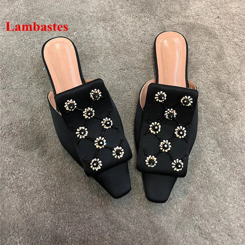 

2018 Spring Summer Women Casual Slippers Square Toe Crystal Embellished Summer Outdoor Women Slippers Silk Flat Slippers Mujers