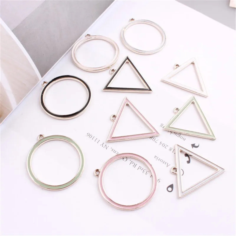 

Brand New Simplify Enamel Alloy Pendant Gold Tone Plated Oil Drop Round Triangle Geometry Floating Metal Necklace Pendant Charm