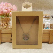 20 штук за лот крафт-картонная коробка с окошком с вешалкой 9 цветов Ювелирные изделия/подарок витринная коробка декоративная упаковка пользовательские за дополнительную стоимость