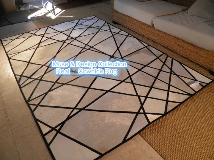 

Luxury Customized Natural Cowhide Fur Patchwork Rug, glamorous Strips design living room bedroom carpet ,Creamy white black