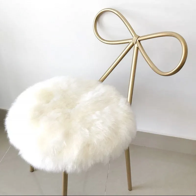 

100% real sheepskin round shaped cushion , Sheepfur small rug 40*40cm square genuine natural white fur seat mat, fur chair mat