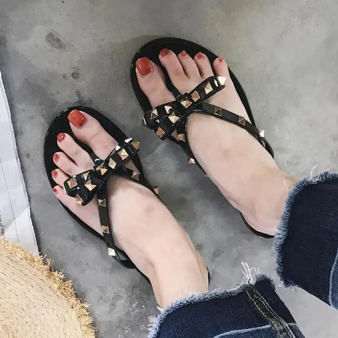 

2019 summer new flat with bow rivet slippers woman beach non-slip slippers
