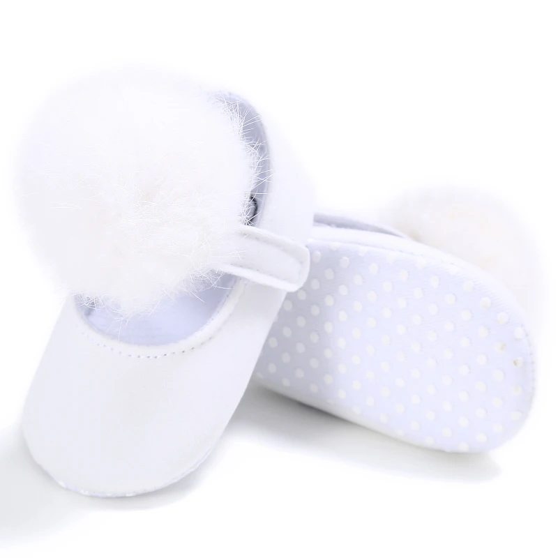 Мягкая Плюшевая обувь принцессы для маленьких девочек 0-18 месяцев симпатичный помпон обувь для новорожденных девочек