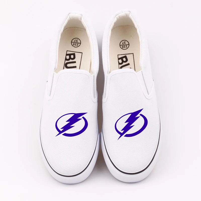 

Solid White Canvas Shoes Graffiti Design America Students Team Fans Loafers Shoes Plus Size Casual Walking Shoe Men Slip On