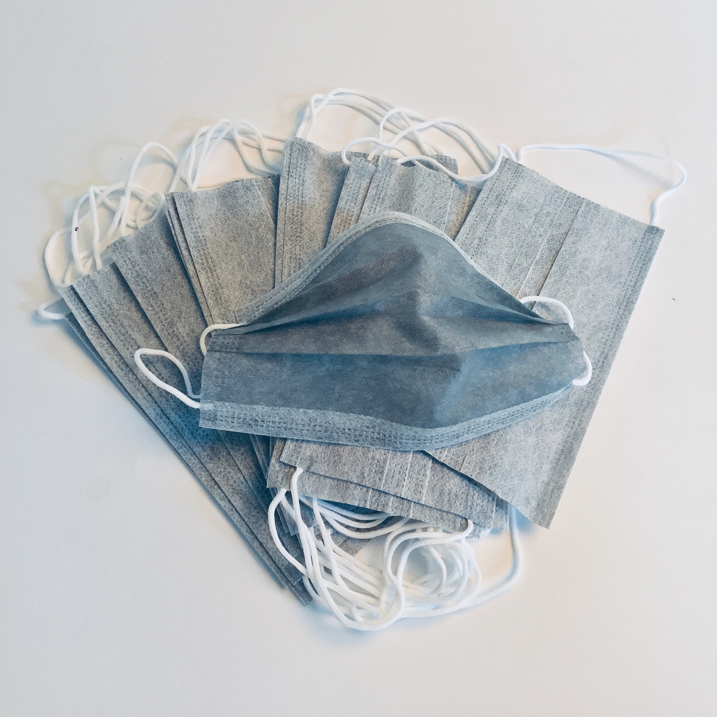 

20pcs Face Masks Disposable Facial Protective Cover Masks Set 3 Layers Dustproof Mask Anti-Dust Surgical Medical Salon Earloop