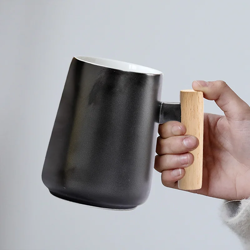 Скандинавский ДИЗАЙН простые черно-белые керамические кофейные кружки с деревянной ручкой 480 мл чашка для воды для делового подарка современный стиль - Цвет: cup