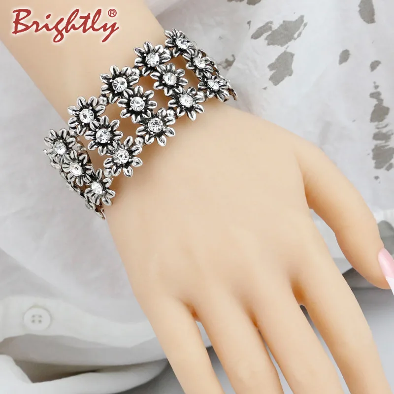 Brightly Bracelets & Bangles with Flower Charms Black Zinc Plated Bracelets for Pretty Women
