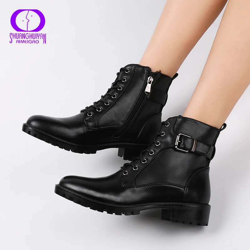 Baratos Nueva moda europea Estilo negro botines planos punta redonda negro Zip botas PU cuero mujer zapatos con felpa caliente