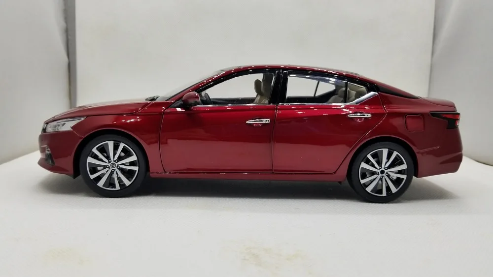1:18 литая модель для Nissan Teana Altima красный Седан сплав игрушечный автомобиль миниатюрная Коллекция подарков