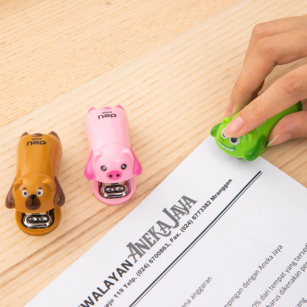 US $2 97 OFF Toko Roti Stapler Mini Hewan Gambar Kartun Deli 0452 1 Set Dengan Staples Lucu Stapler Alat Tulis Kantor Pasokan Aksesoris