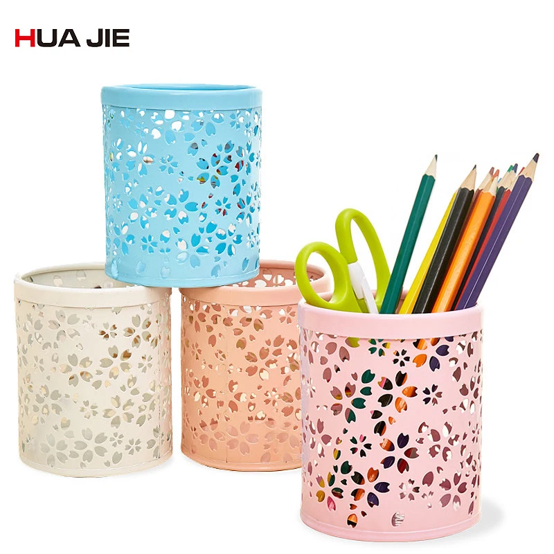 

Metal Hollow Pen Holder Fashion Creative Round Cosmetic Holder Container Desk Organizer Office Supplies Color Random BT0002
