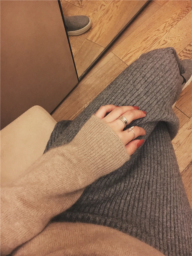 (4)
