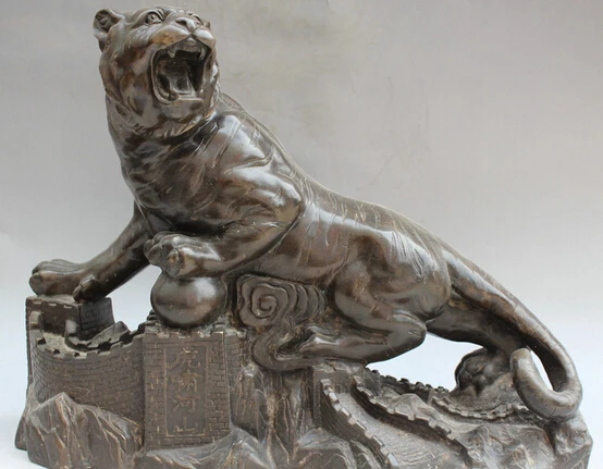 

JP S62 17" Old Chinese Bronze Ball Great Wall Fierce Zodiac Year Tiger Statue sculpture B0403
