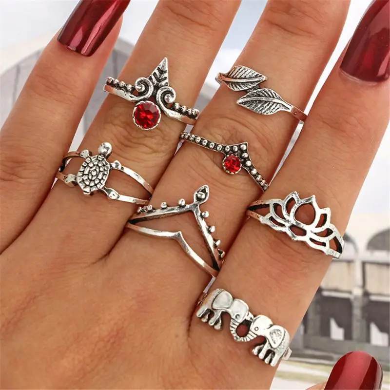 

7pcs Retro Carving Hollow Alloy Finger Ring Women Jewelry Rings Set