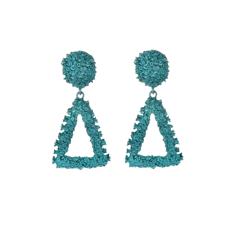 225