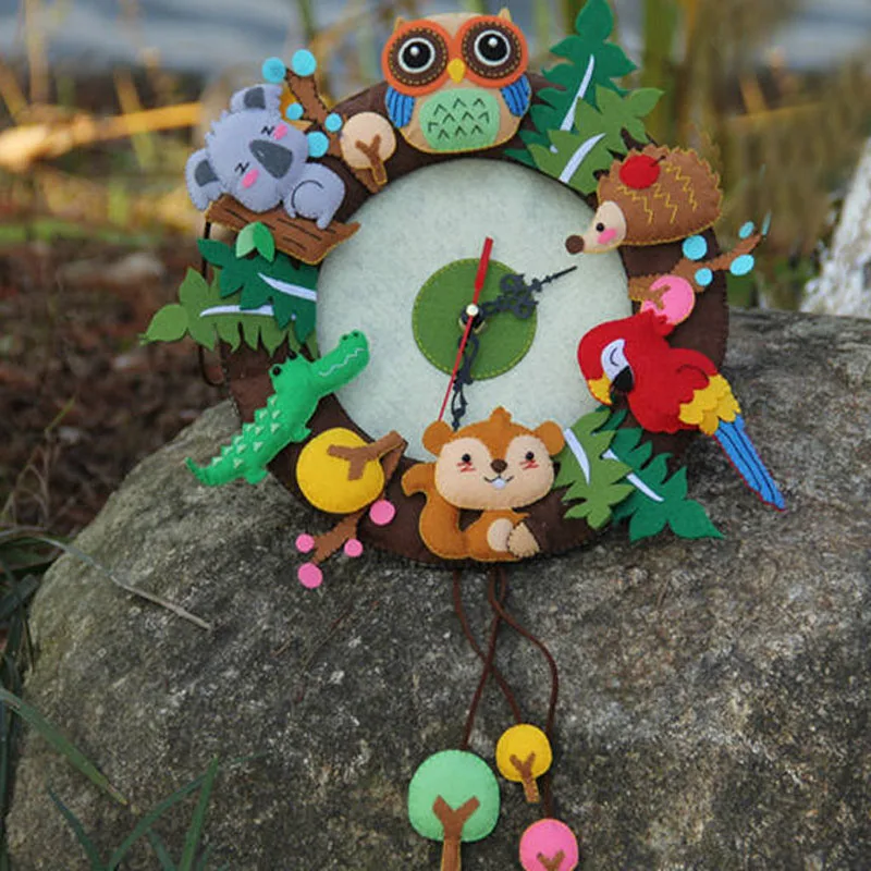 ZY DIY Sewing Felt Package Happy Animals Family Clock Non woven Felt DIY For Decoration of Home Party Room