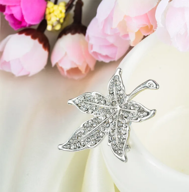 

Fashionable Leaf Crystal Brooch Pin Plant Brooches for Women Lovers Suit Dress Broche Channel Brooch Silver Bijoux