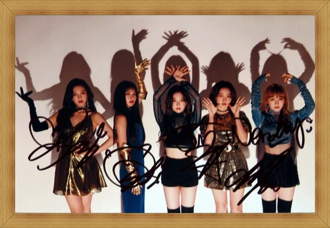 signed KPOP RED VELVET autographed group photo K POP 6 inches free