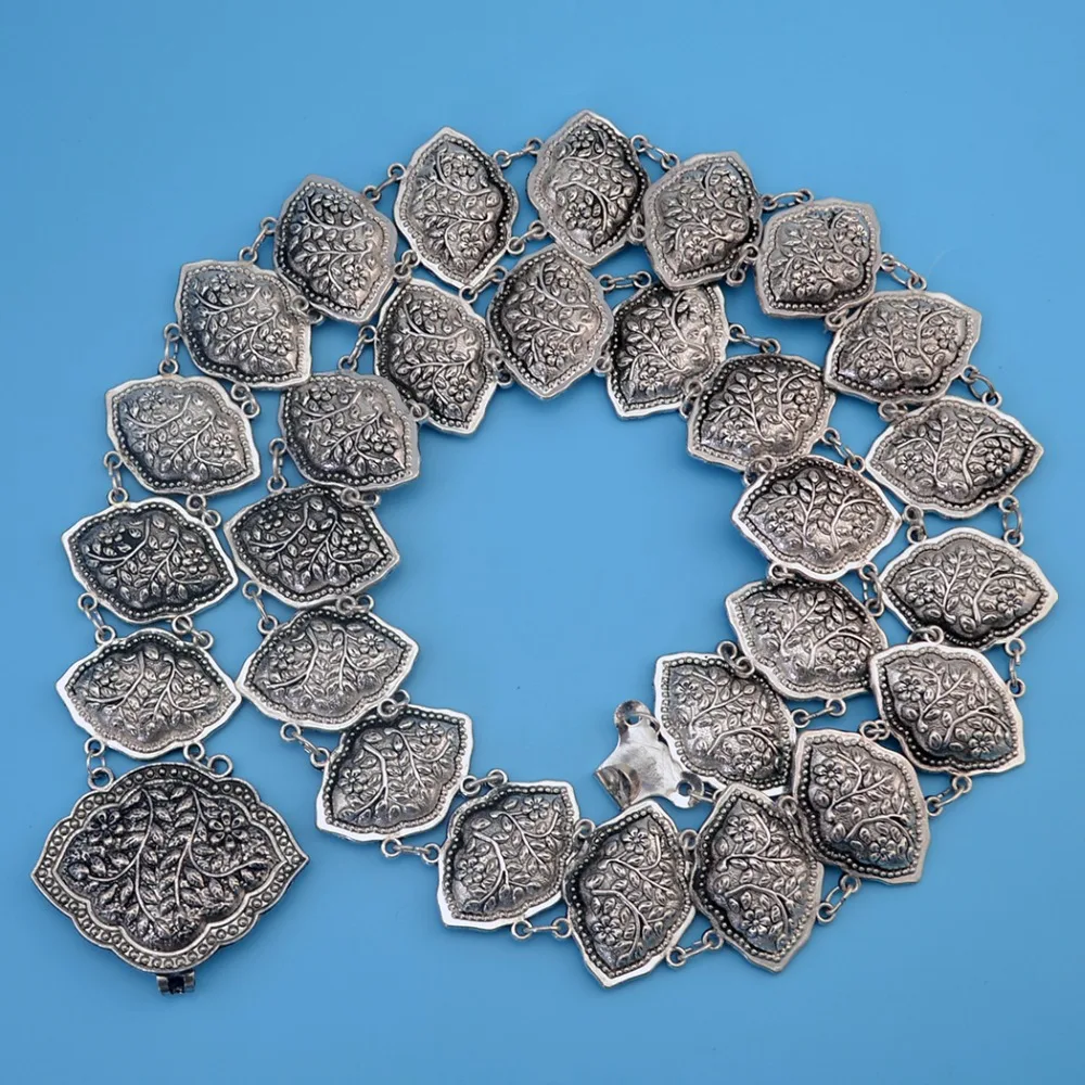 

Handmade Bohemia Choker Necklace Woven Plush Ball Pendant Ethnic Collar Choker Necklace For Women