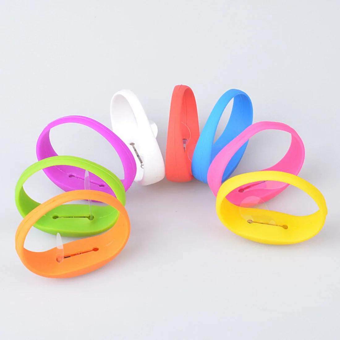 

Hot 8 Color Unisex Vibration Voice Control LED Light Up Silicone Bracelet Glow Gift For Party Decoration