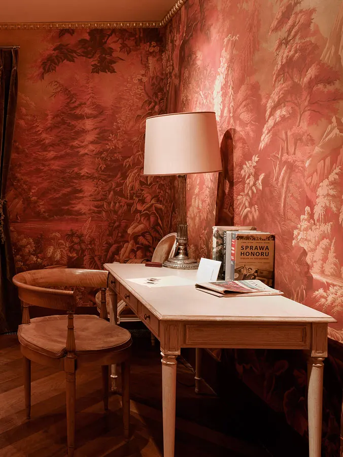 

Elegant western paintings Hand-painted silk wallpaper painting scenery wallcovering many patterns and background optional