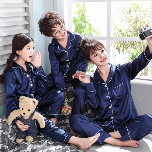 Soild Silk Children Pajamas Suit Autum Family Matching Outfits Long Sleeve Mommy and Baby Clothing Soft Mom and Me Pyjamas Set - Цвет: CQT HX 21chunlan