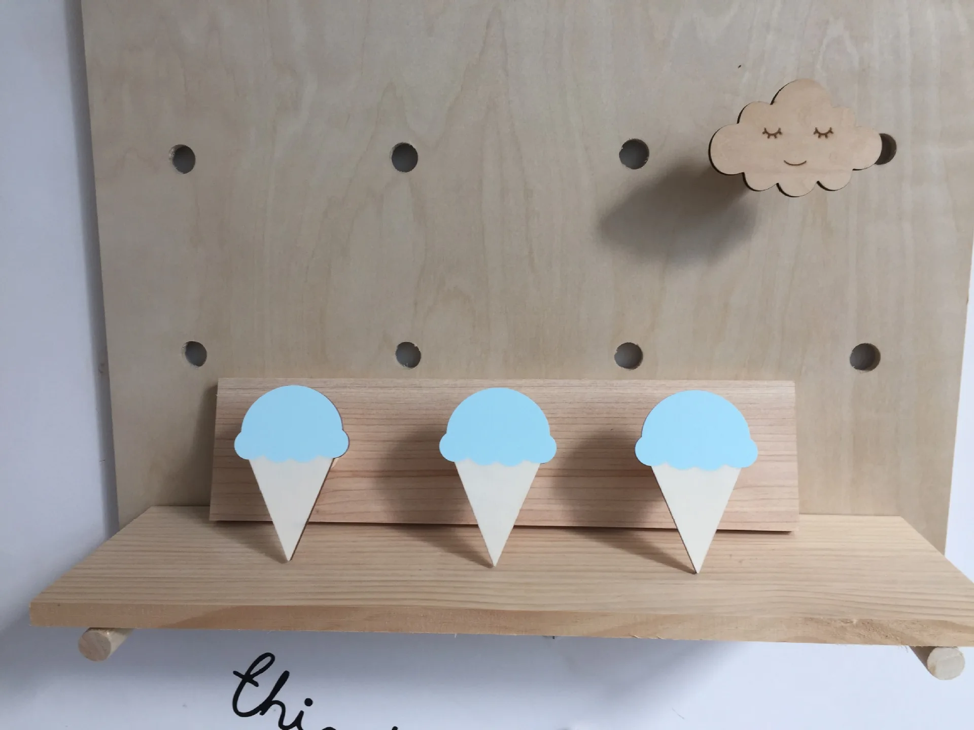 INS креативные Мультяшные деревянные настенные полки Лебедь полки магазин дисплей стенд держатель для мелочей Детская комната украшения крюк для хранения - Цвет: Three blue ice cream