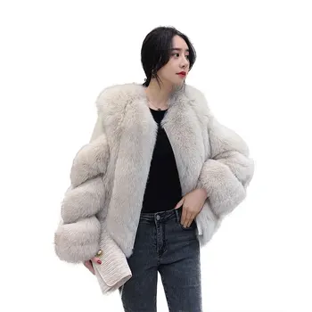 

2019 New Style Winter Fashion Short Women Real Fox Fur Coat O Neck Full SLeeves Womens Genuine Fur Coats Pocnket Covered Button