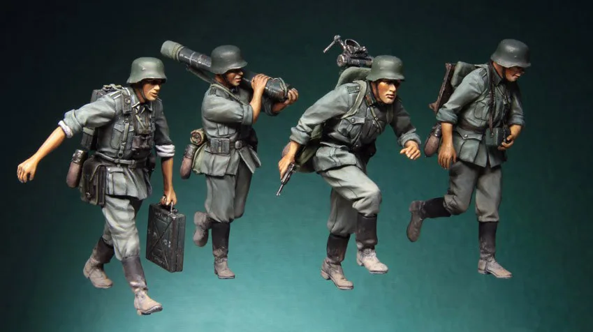 

1/35 Scale Unpainted Resin Figure 8 cm mortar crew