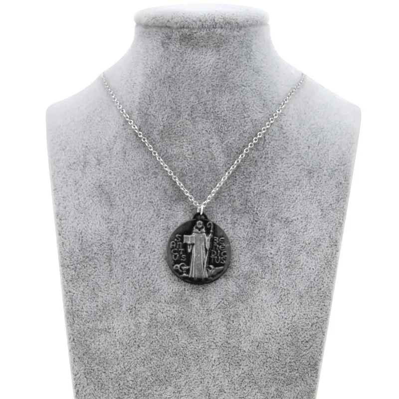 

Brand New Vintage Christian Bible Necklaces Pendants For Women Jewelry Silver Chain Jesus Necklace Men Cross Prayer Jewelry Gif