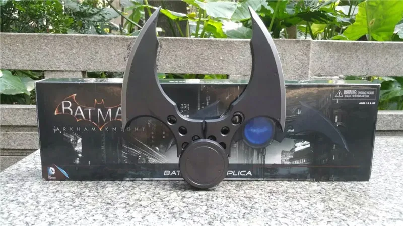 NECA DC Comics Batman Arkham Knight Batarang Replica Action Figure with Light Collectible Model Toy