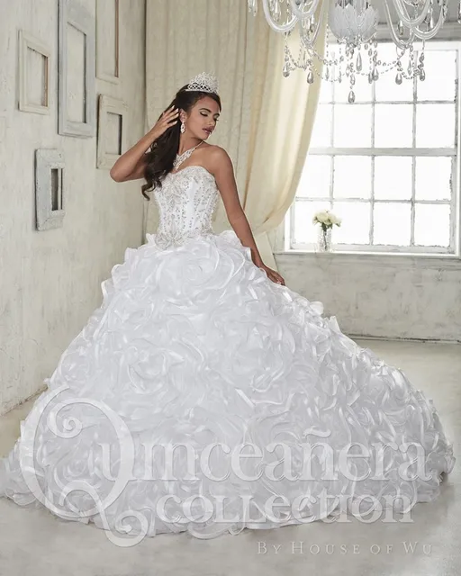 Beautiful White  Quinceanera  Dresses  with Train 2019 Floral 