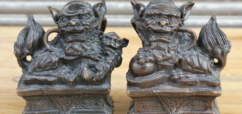 

Old China FengShui Animal Bronze Copper Fu Foo Dog Lion Ball Lionet Statue Pair