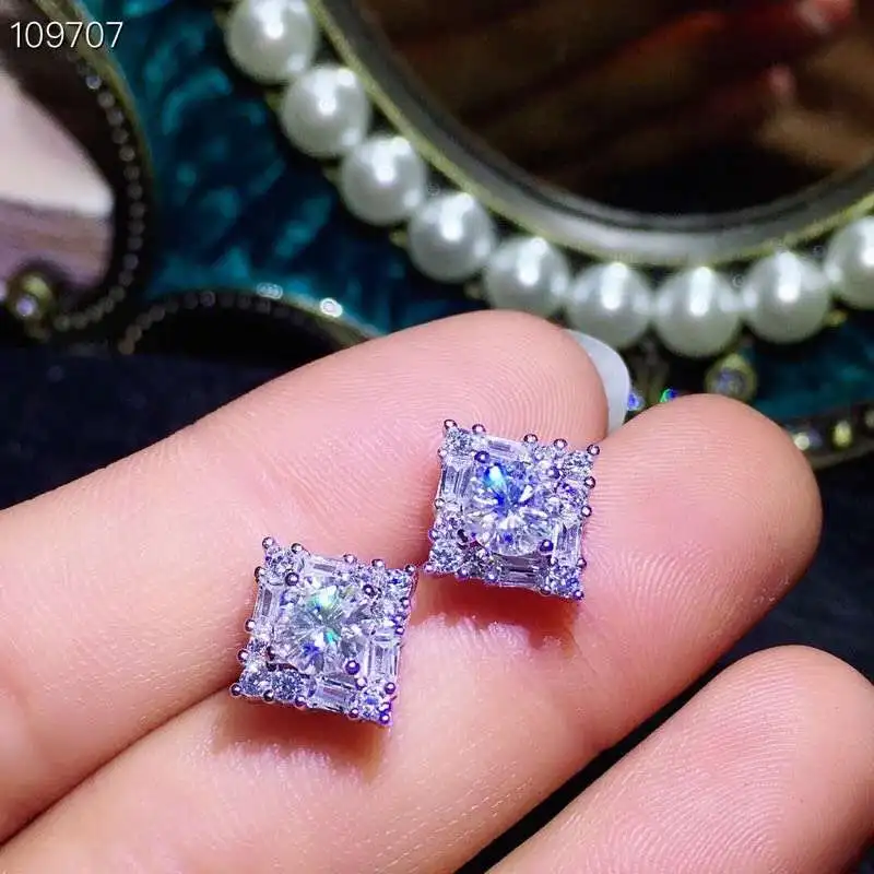 

[MeiBaPJ]Top Quality Moissanite Stud Earrings 925 Sterling Silver Fashion Square Ear Dtuds Fine Jewelry for Women