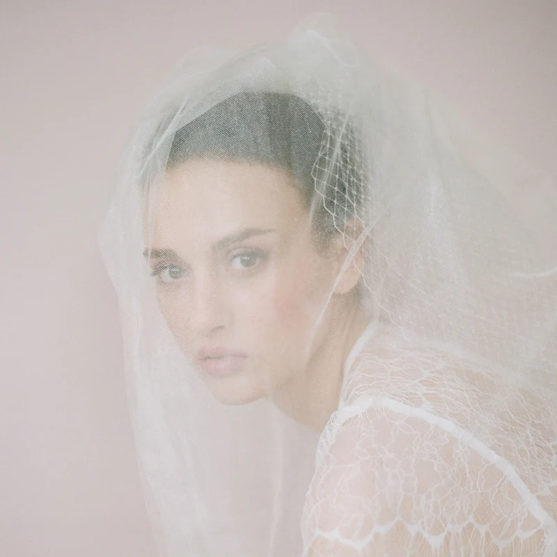 

Romantic Light Ivory Elbow Length Wedding Veils Soft Veil for Wedding Bridal Tulle Veil in High Quality