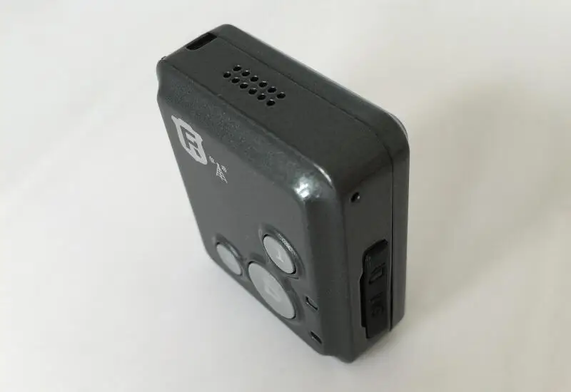 Маленькие дети gsm/gprs трекер sim карты с микрофоном Детские RF V18 бесплатной