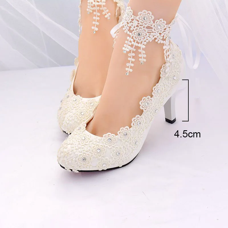 Белые свадебные туфли на высоком каблуке; женская свадебная обувь с кружевными цветами; женские туфли-лодочки на высоком каблуке; Каблук 4,5-8 см; большие размеры - Цвет: white 4.5cm