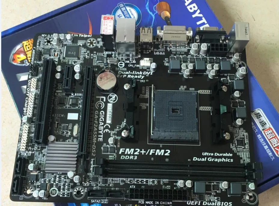 

original motherboard Gigabyte GA-F2A55M-DS2 DDR3 Socket FM2 board F2A55M-DS2 USB2.0 A55 Desktop motherborad Free shipping