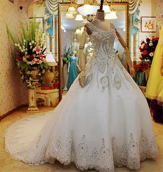 شراءفستان زفاف فاخر مصنوع بكريستال مطرز بالخرز من الدانتيل فستان زفاف طويل من Vestidos De Noivas Princesa باللون الكريستالي IZ047