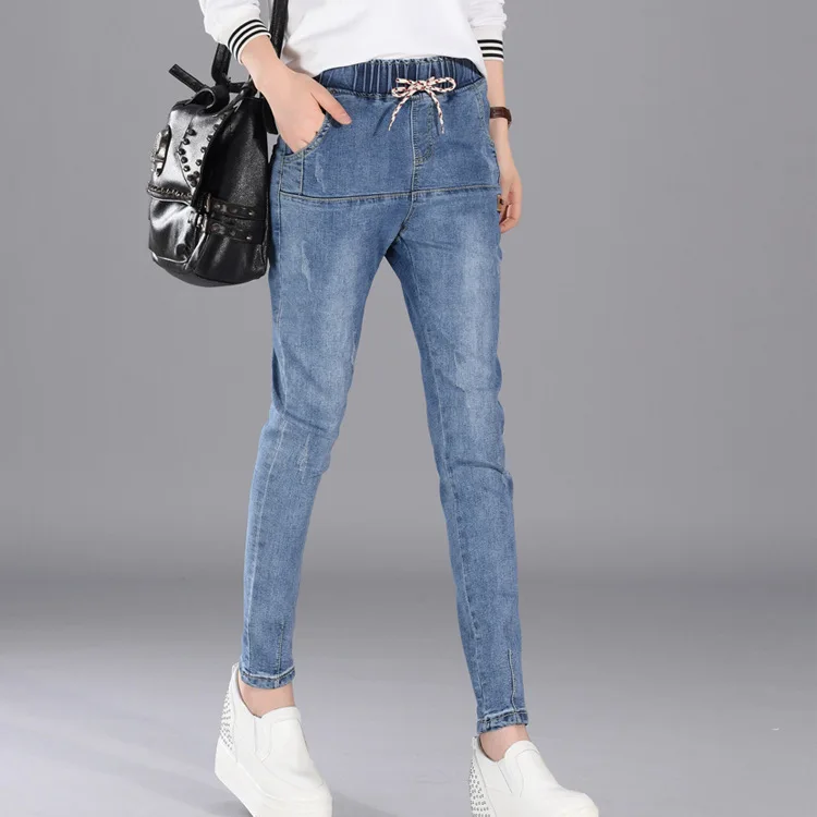 джинсы бойфренды. джинсы на болтах женские. женщина в джинсах. штаны бойфренды. джинсы удлиняющие ноги.