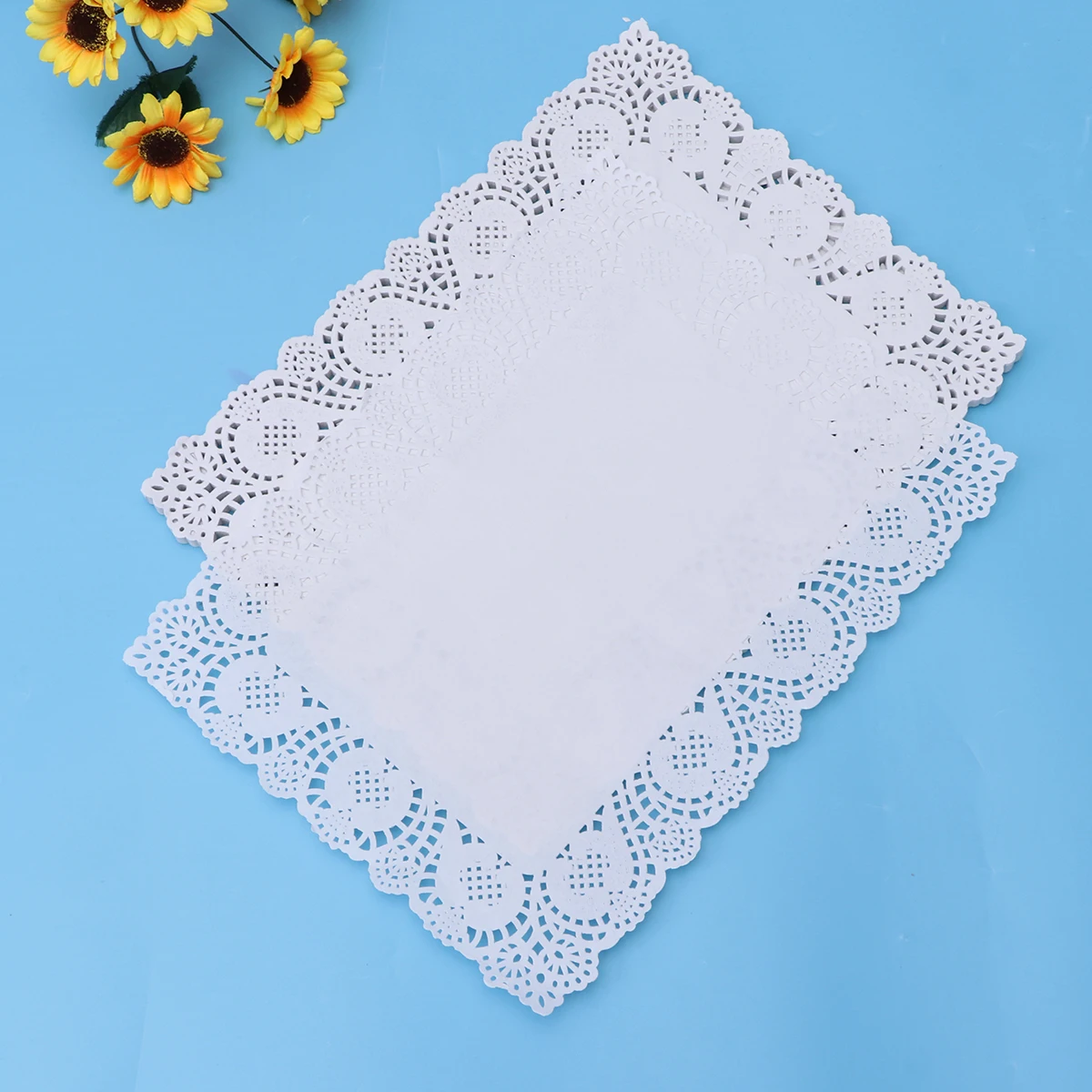 

100pcs/Pack Rectangle Oil-Absorbing Lace Paper Disposable Hollow Paper Cake Baking Tools Accessories Wedding Party Decor