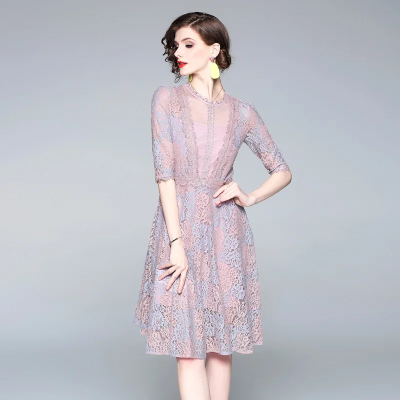 Billige Sommer 2019 Neue Doppel farbe Spitze Spitze Sexy Mesh Medium länge A geformte Kleider von Europäischen und amerikanische Berühmte Frauen kleid