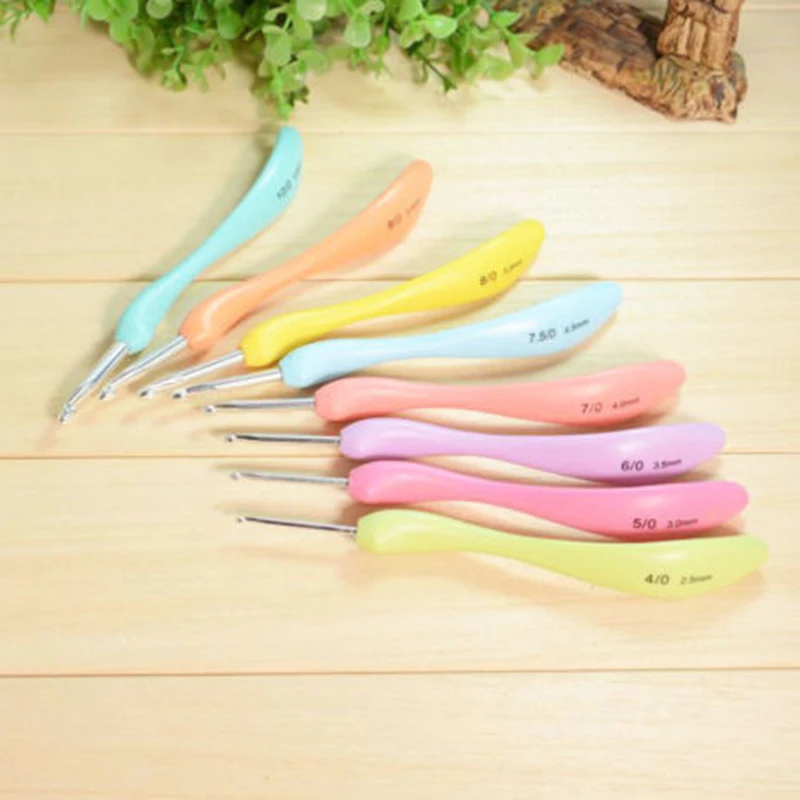 8pcs 8 colors Colorful Plastic Handle Aluminum Crochet Hook Knitting Needles