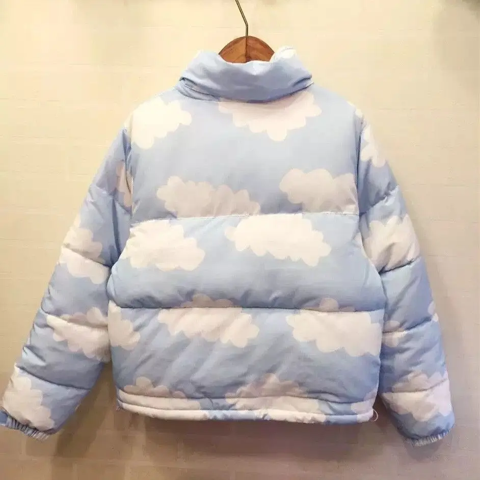 Милое Женское зимнее пальто с белыми облаками и голубым небом, теплая стильная куртка, утепленная хлопковая подкладка, хорошее качество