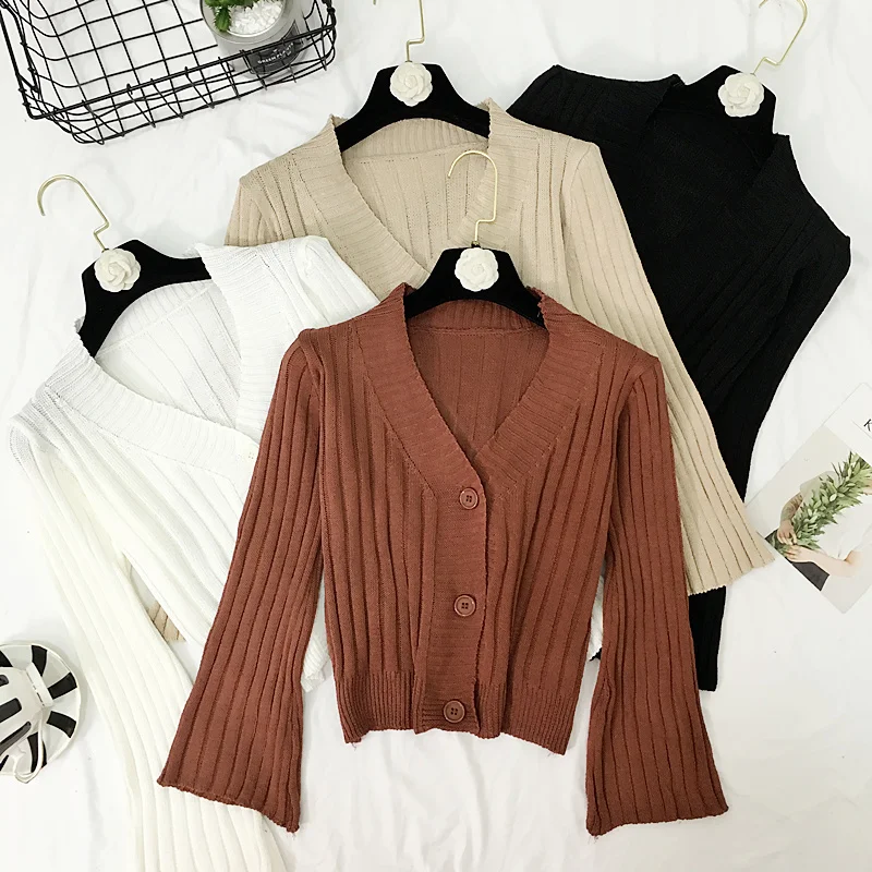 

Cardigan Women 2018 V-neck Long Sleeve Jumper Black White Flare Sleeves Jacket Tops Cardigan Female with Buttons Chaquetas Mujer
