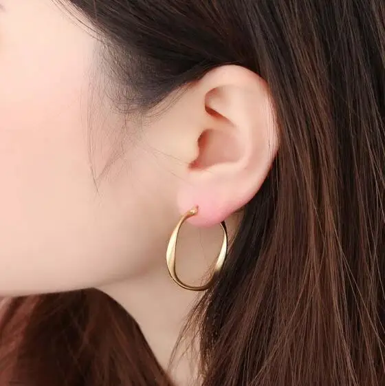 

ed 0305 Japan and South Korea cold wind round irregular circle circle ear ring temperament personality wild net red simple earri