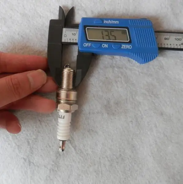 SPARK PLUG F7TC 4